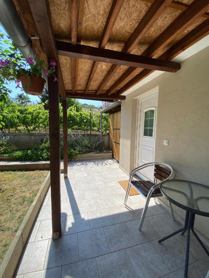 דירות Apartman Cukar II PUY מראה חיצוני תמונה