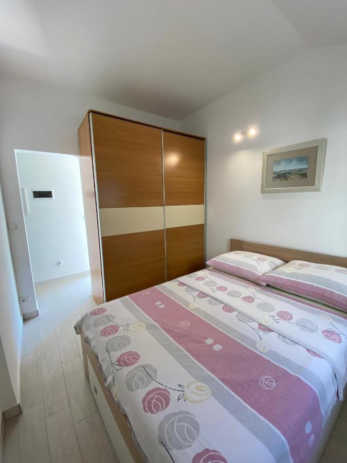 דירות Apartman Cukar II PUY מראה חיצוני תמונה