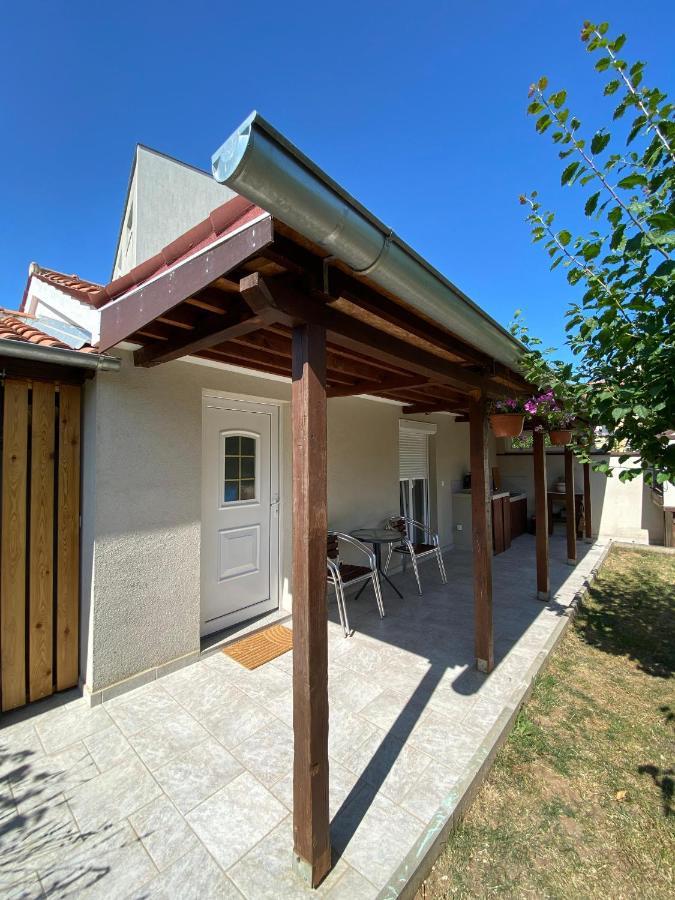 דירות Apartman Cukar II PUY מראה חיצוני תמונה
